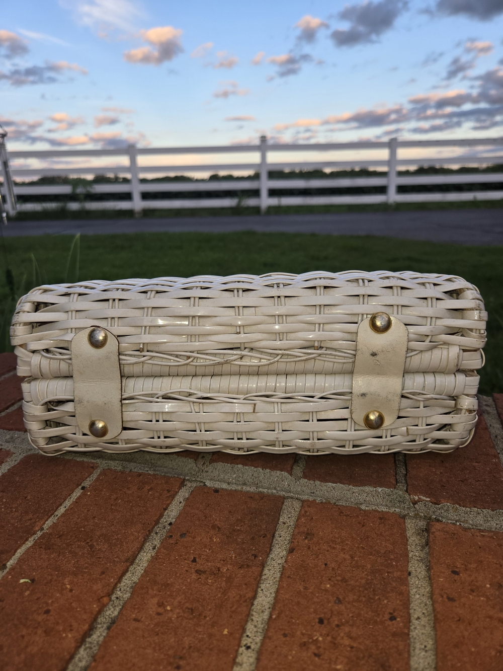 White Wicker Woven Top-Handle Bag with Dark Wood Handle Hand Made Hong Kong - Picture 6 of 11